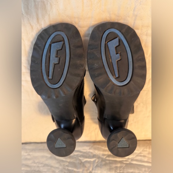 John Fluevog Vintage Mary Jane’s with Buckle - Like New - Picture 10 of 13